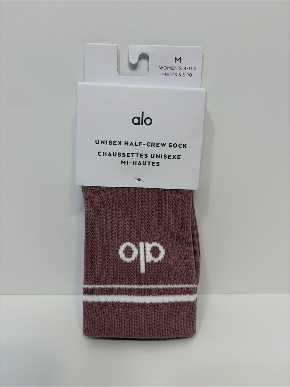 ALO Yoga Unisex Half Crew Socks Size Medium Smoky Quartz & White New in Package